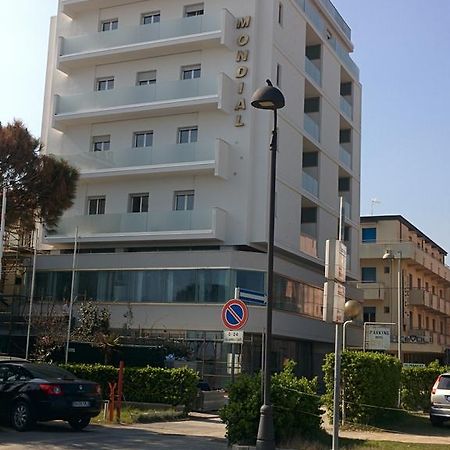 Hotel Mondial Белларія-Іджеа-Марина Екстер'єр фото