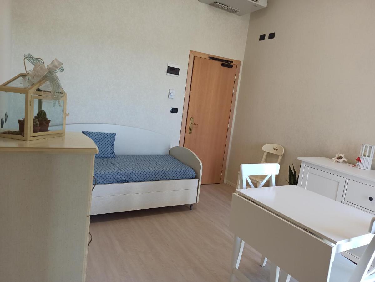 Hotel Mondial Белларія-Іджеа-Марина Екстер'єр фото
