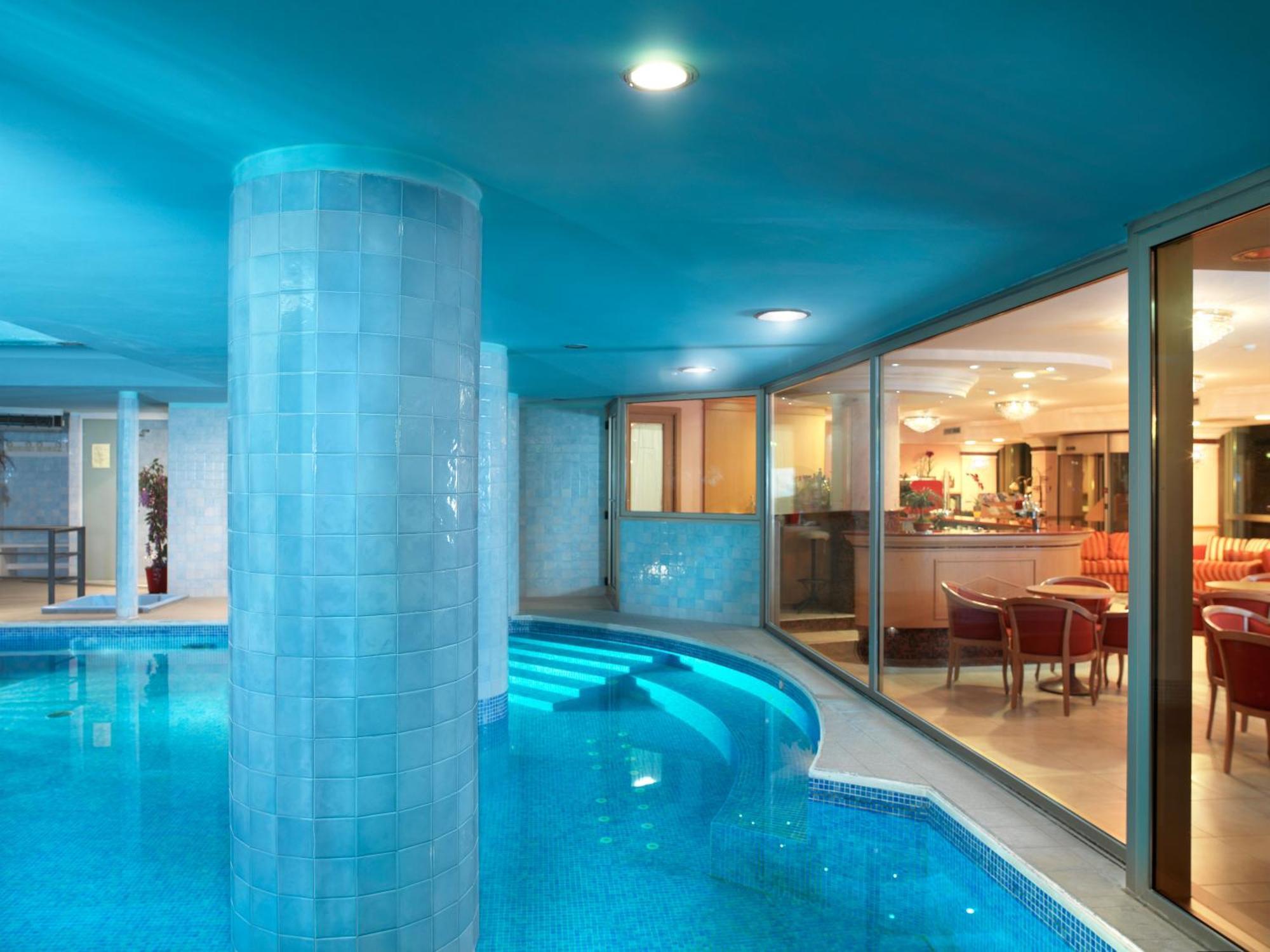 Hotel Mondial Белларія-Іджеа-Марина Екстер'єр фото