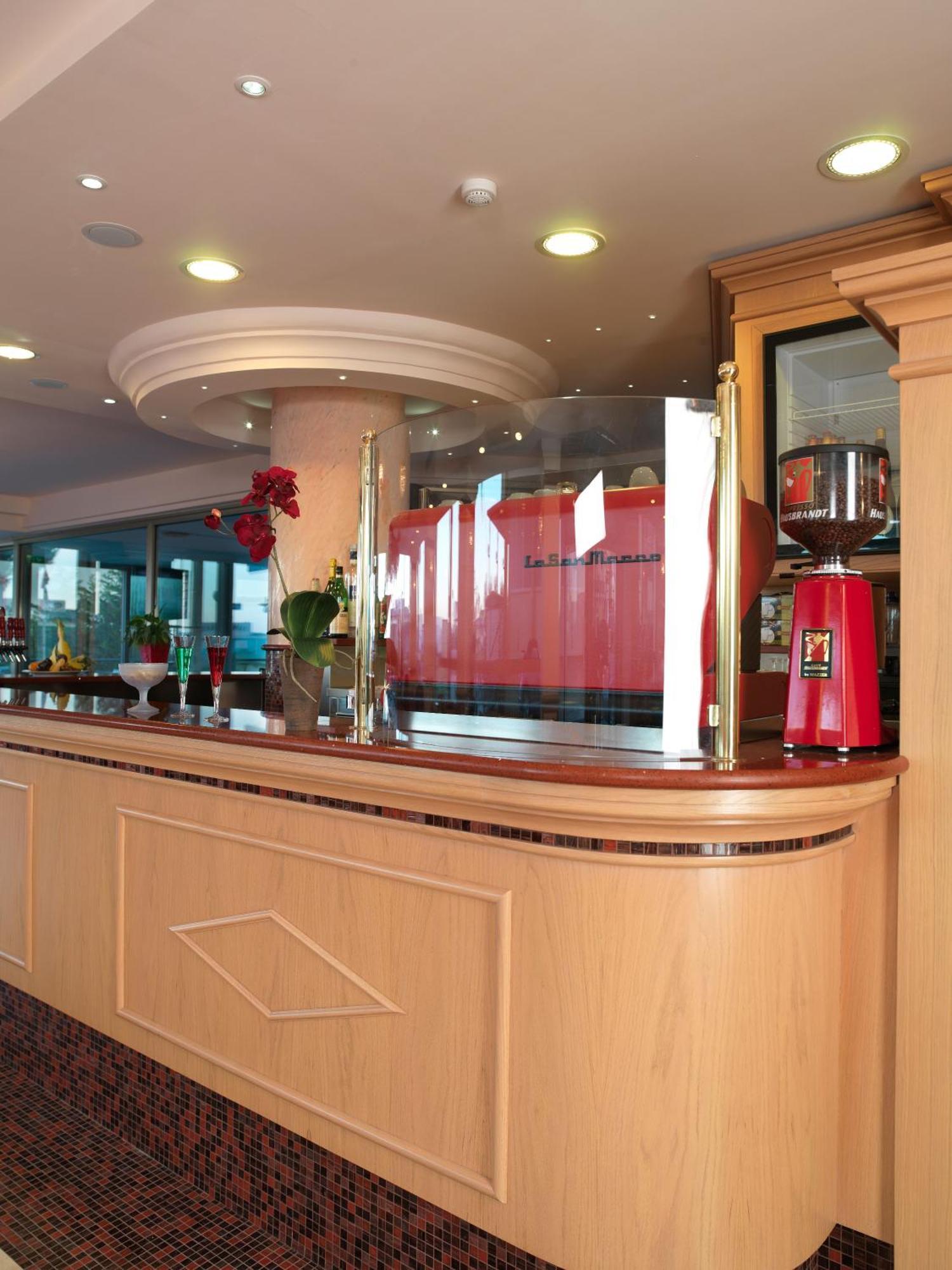 Hotel Mondial Белларія-Іджеа-Марина Екстер'єр фото