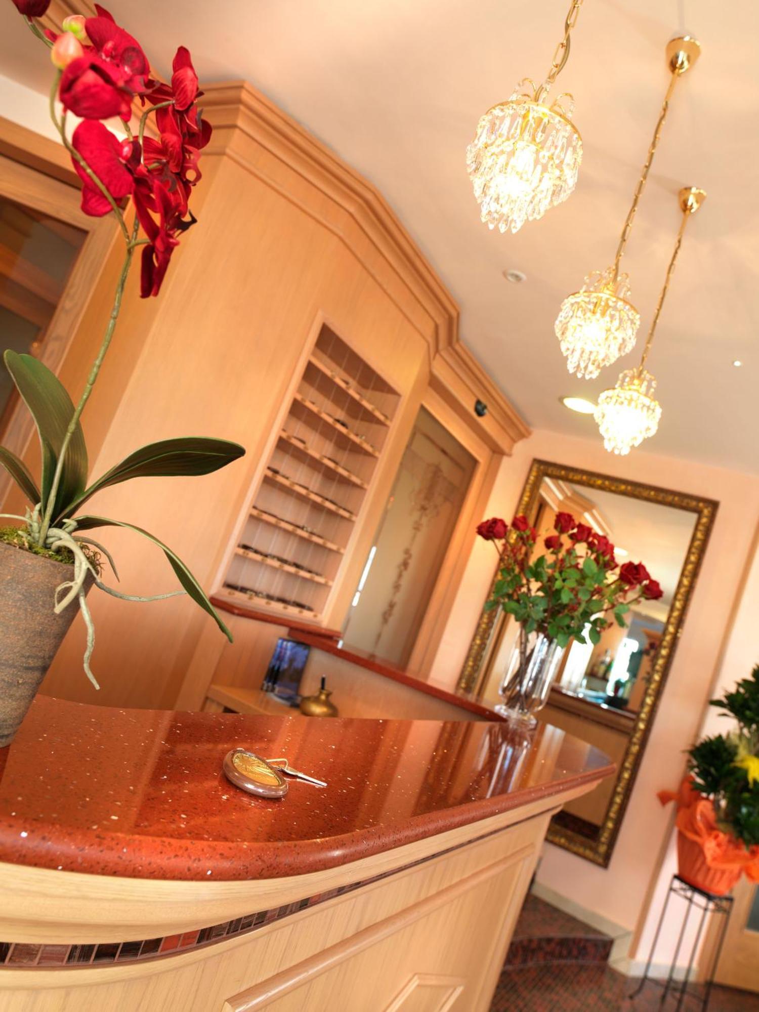 Hotel Mondial Белларія-Іджеа-Марина Екстер'єр фото