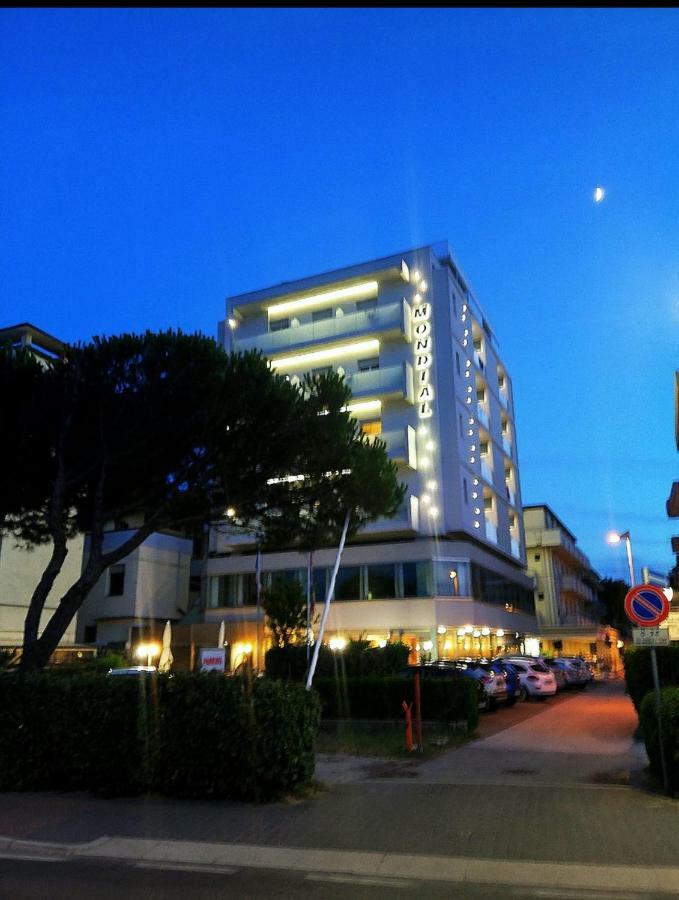Hotel Mondial Белларія-Іджеа-Марина Екстер'єр фото